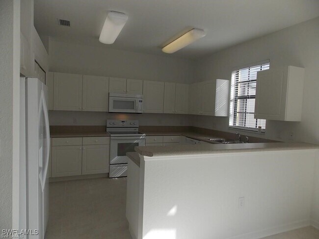 Building Photo - 7376 Bristol Cir