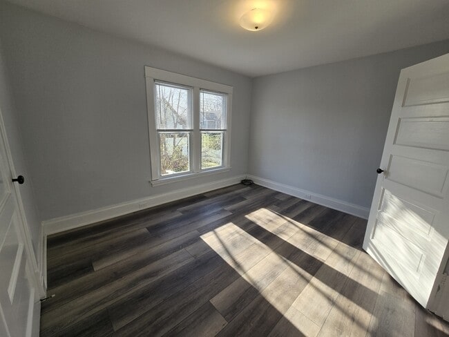 Building Photo - 246 W 14th St