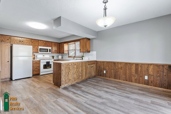 Building Photo - 4 Bedroom Home in Brooklyn Center