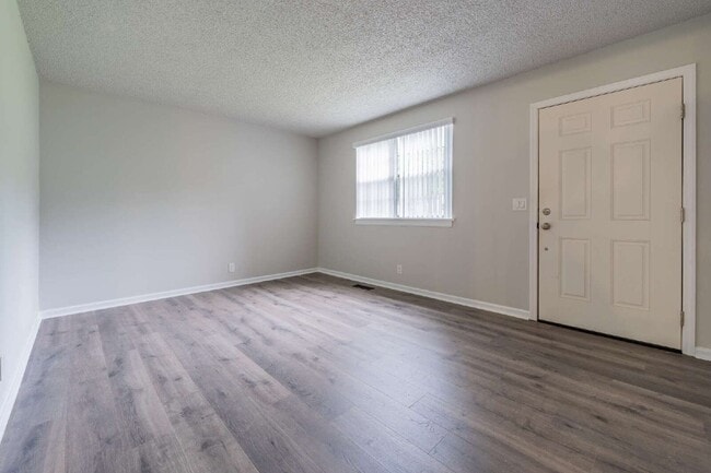 Building Photo - 207 Whitnel Dr