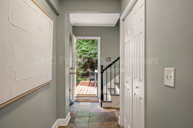 Building Photo - 161 Randolph St NE