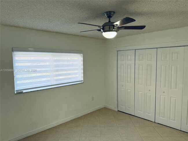 Building Photo - 1100 W 35th St