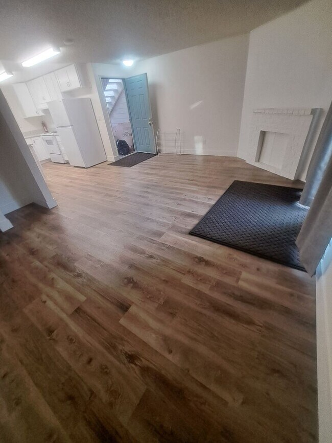 Building Photo - AR6290