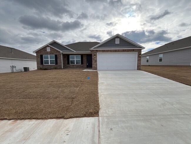 Building Photo - *Pre-leasing* Three Bedroom | Two Bath Hom...