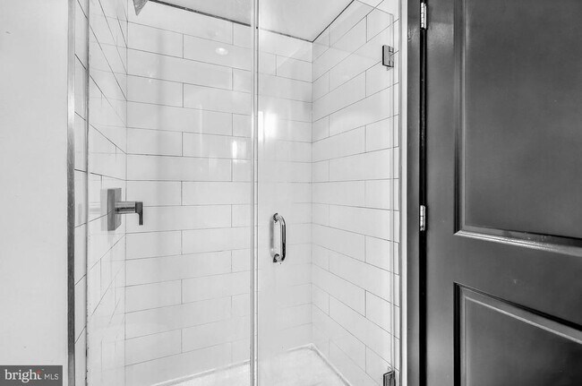 Building Photo - 1701 Tulip St