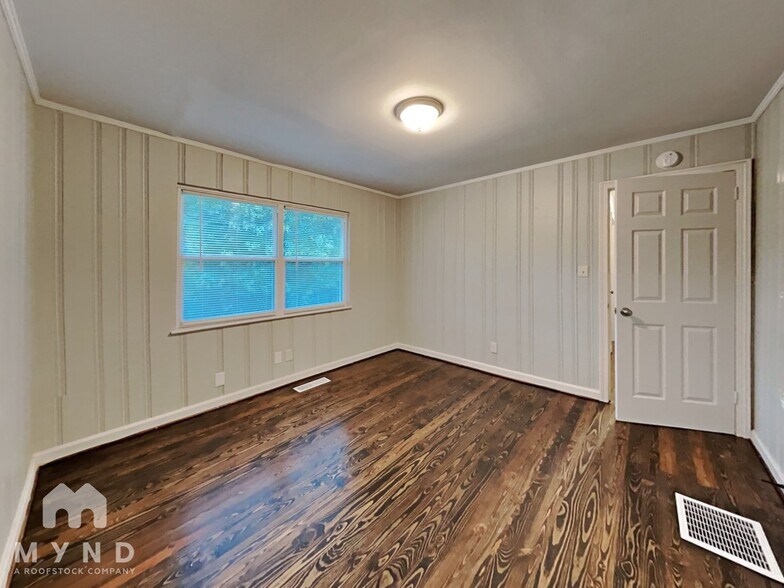 Building Photo - 3420 Avenue Q