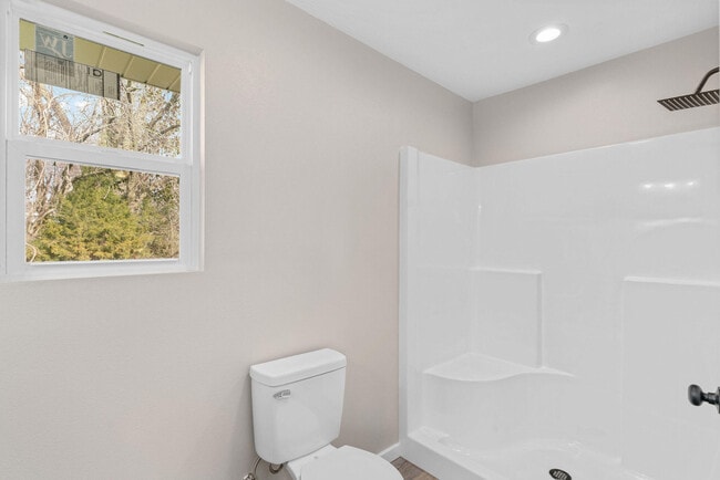 Building Photo - 41 Whitley Ln