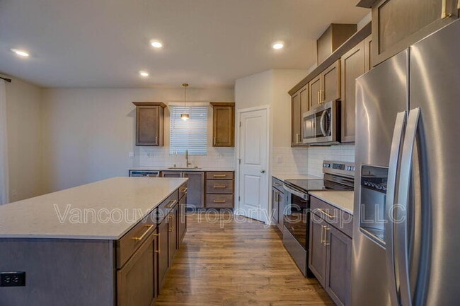 Building Photo - 4945 NE 24th Ave