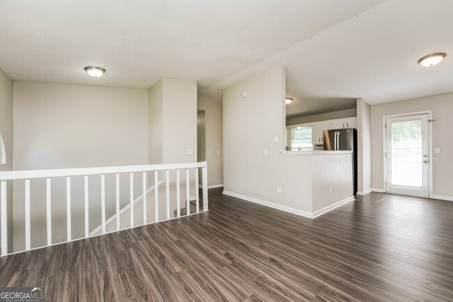 Building Photo - 2098 Drake Ct