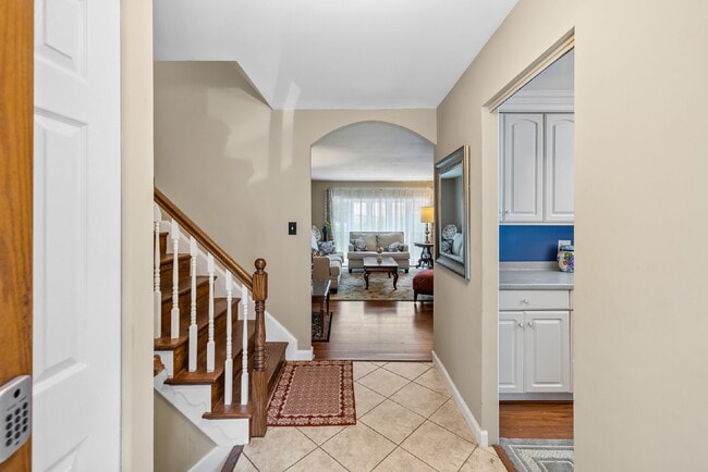 Building Photo - Gorgeous Central Single Family in Heart of...