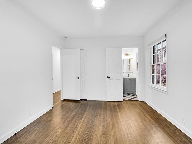 Building Photo - 1253 Dunwoody Ln NE