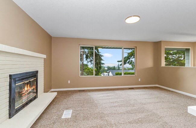 Building Photo - Snohomish Split level for Rent!