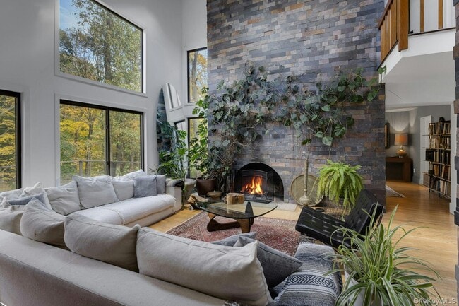 Building Photo - 16 Old Wagon Rd