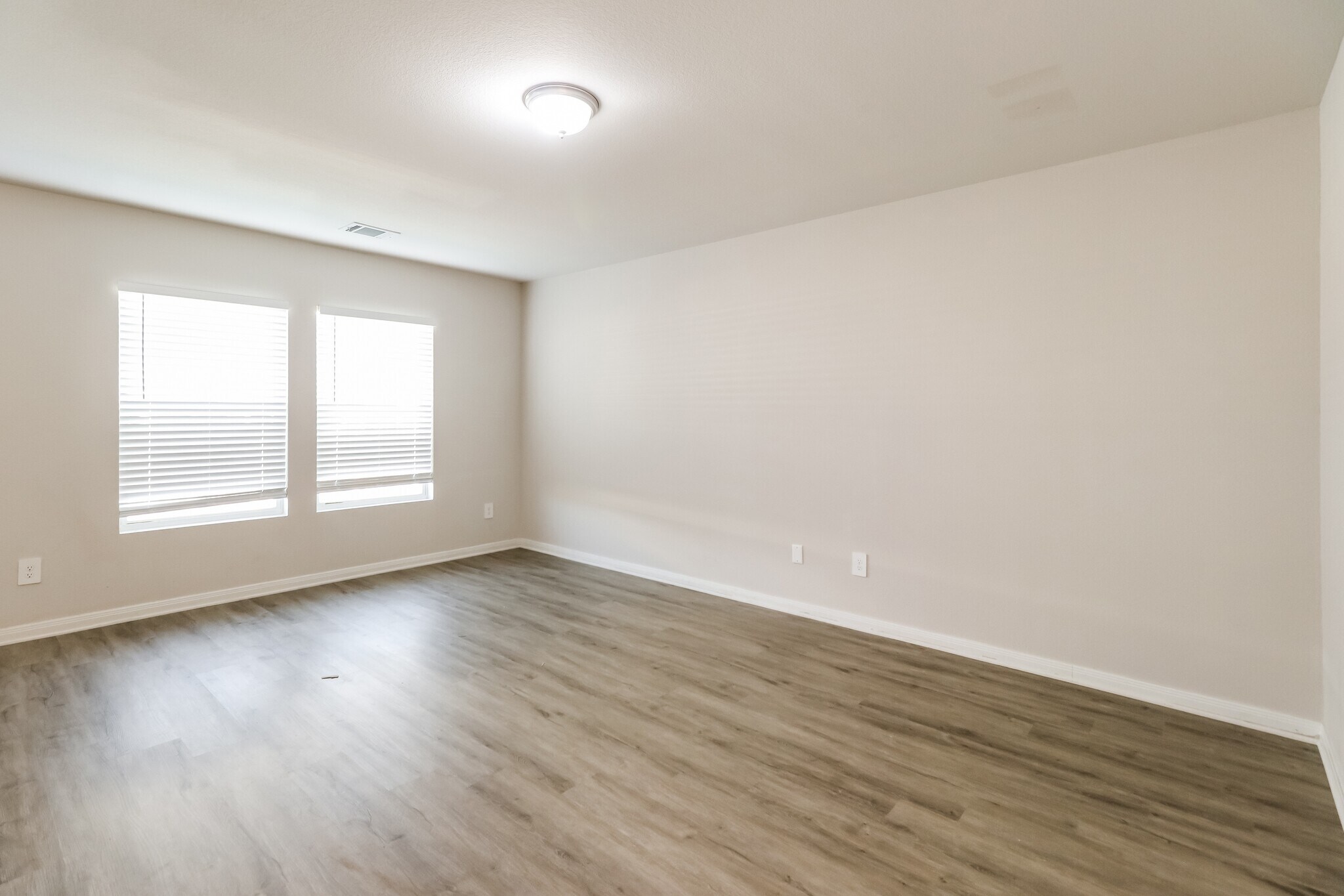 Building Photo - 13031 S Green Wing Cir