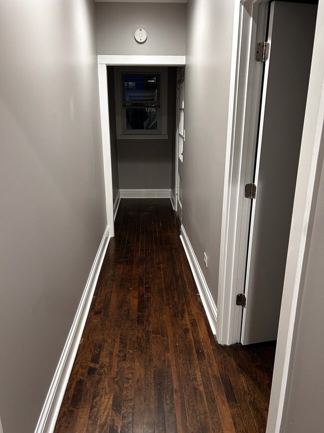 Building Photo - 5653 N Talman Ave