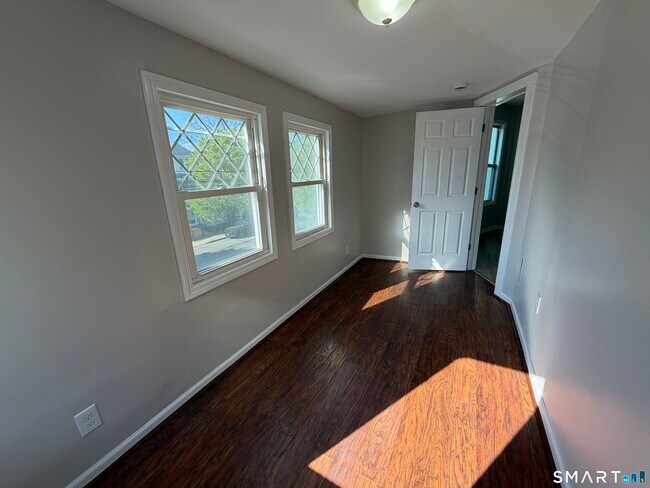 Building Photo - 709 Capitol Ave