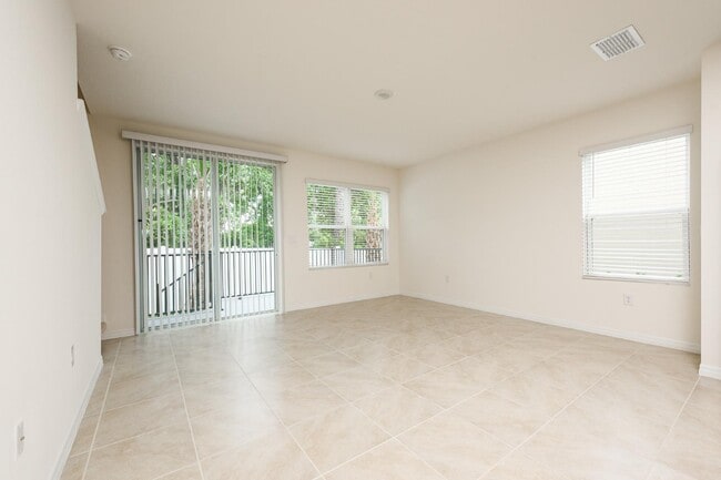 Building Photo - 55 Bella Oaks Dr