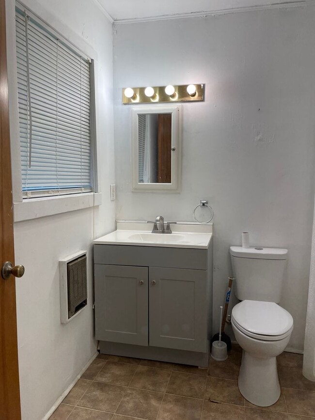 Building Photo - 3 BED, 2 BATH HOME LOCATED IN COUNTRY!