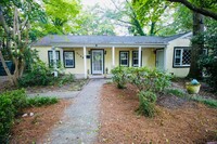 Building Photo - 3 Bedroom, 2 Bathroom in the Forest Acres ...