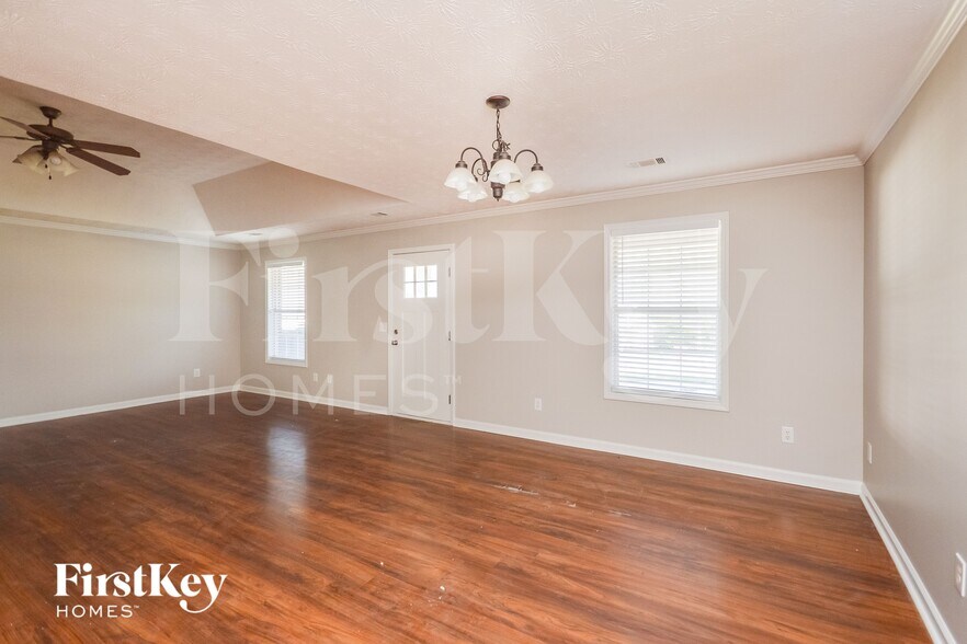 Building Photo - 145 Vinny's Way