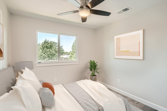 Building Photo - Charming Prestonwood home with peaceful backyard oasis