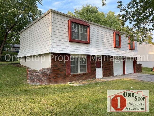 Primary Photo - Cute 3 Bedroom, 1 Bath in North Kansas Cit...