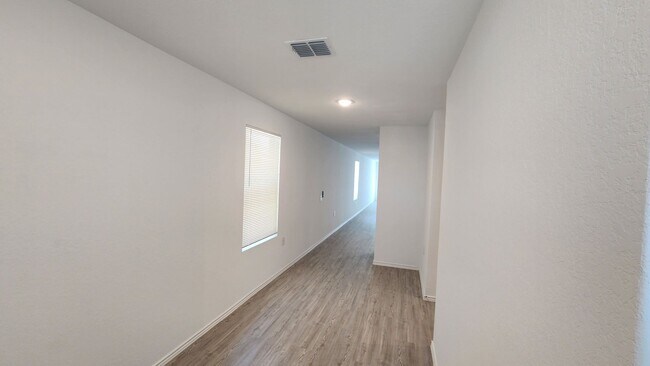 Building Photo - VIDA SUBDIVISION / San Antonio A&M steps away- spacious 4-bedroom, 2-bathroom house