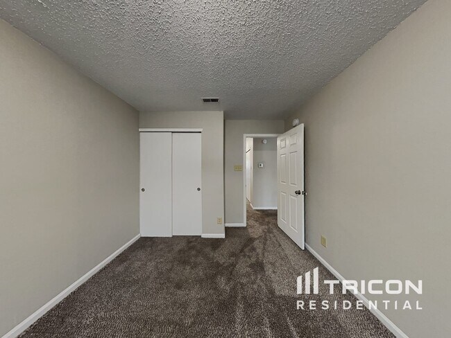 Building Photo - 6796 W Stansbury Blvd