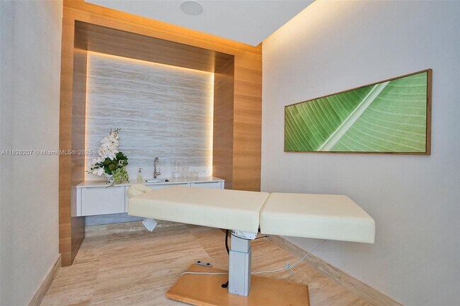 Building Photo - 16385 Biscayne Blvd