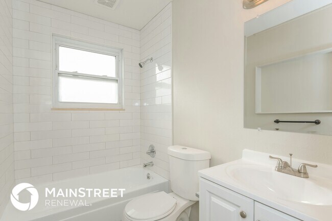 Building Photo - 11829 Lavinia Ln