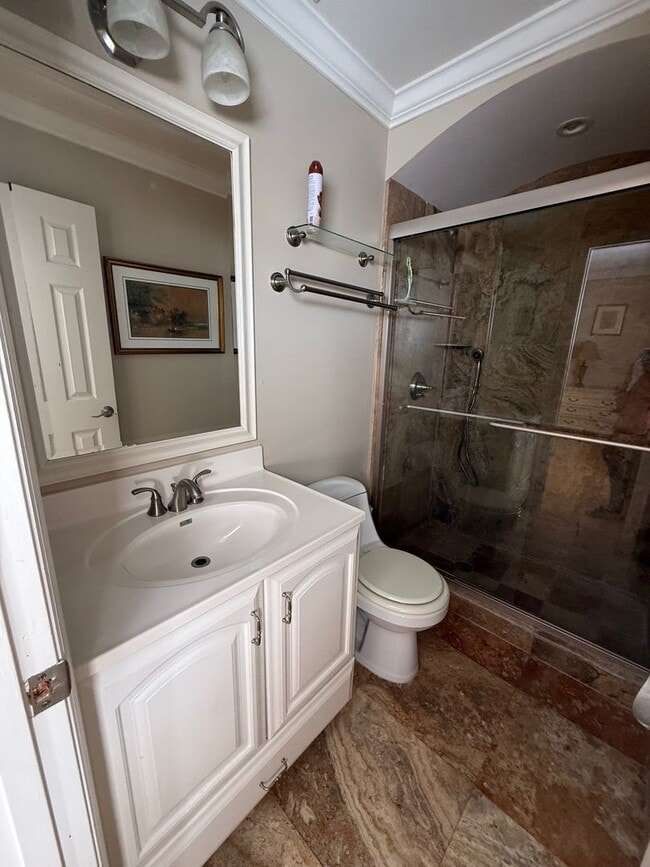 Building Photo - Beautiful 2BR/2BA Condo Centrally located in Sarasota!