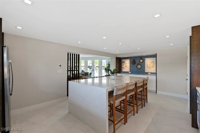 Building Photo - 3420 Gulf Shore Blvd N