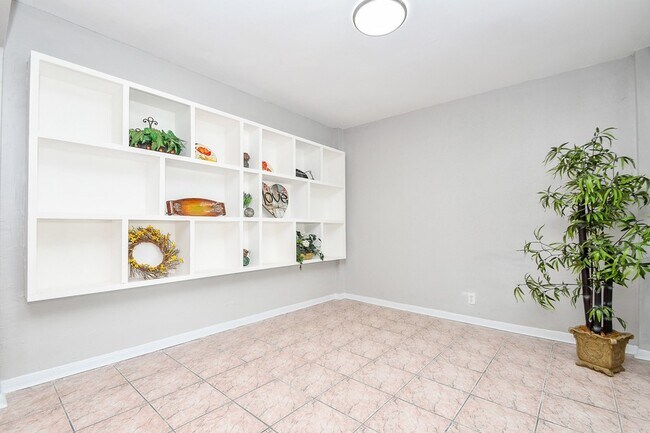 Building Photo - 11414 Chariot Dr