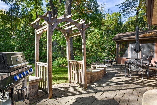 Building Photo - 1889 Paddock Pl