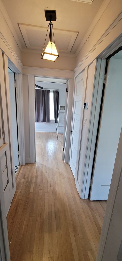 Building Photo - Glendale Awaits You