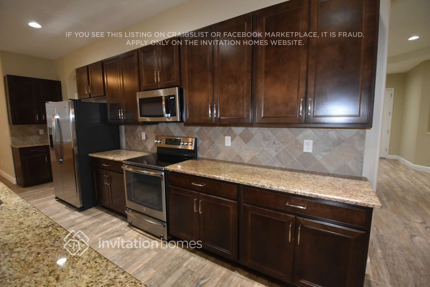 Building Photo - 1892 Tonka Terrace