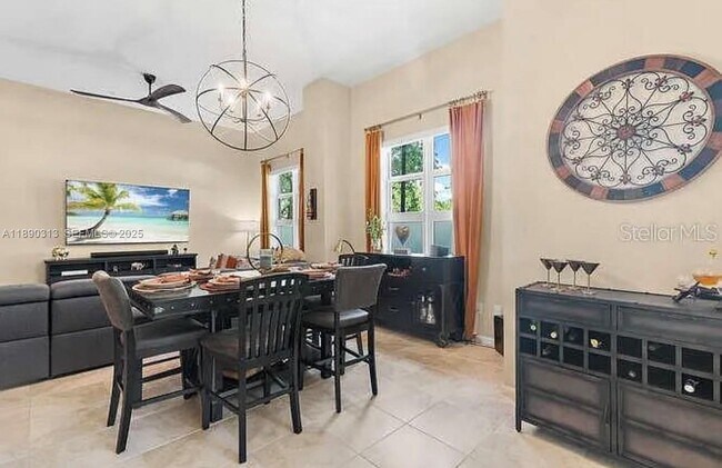 Building Photo - 403 S Sapodilla Ave