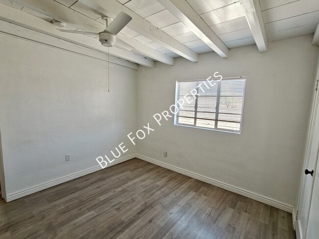 Building Photo - 2233 N Isabel Blvd