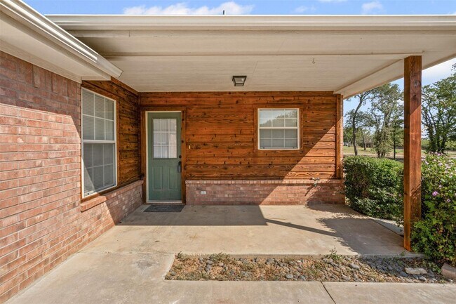 Building Photo - Charming Home In Weatherford