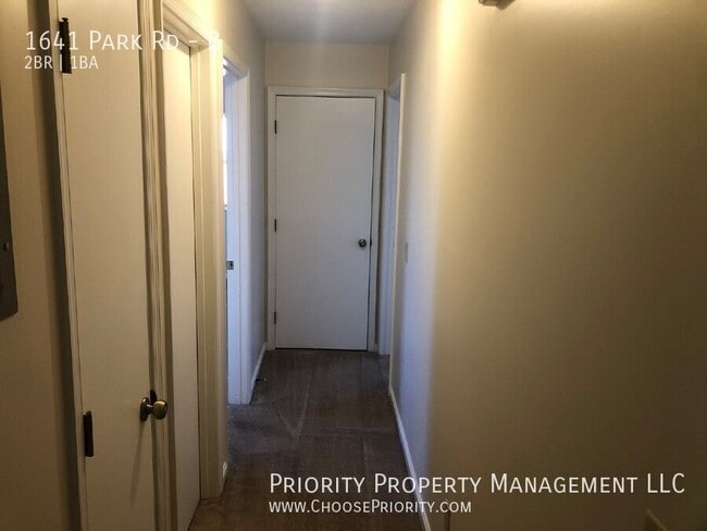 Building Photo - 1641 Park Rd