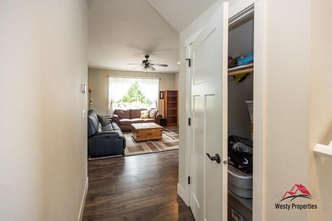 Building Photo - 20948 NE Wistful Vista Dr