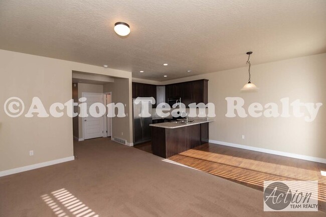 Building Photo - Townhome in Lehi