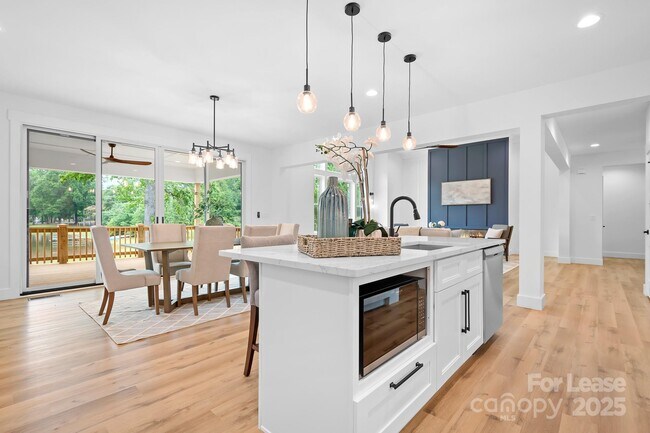 Building Photo - 106 Arbor Dr