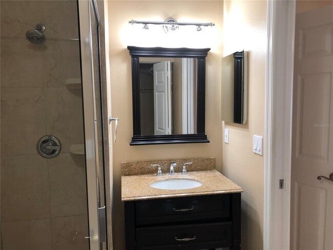 Building Photo - 230 Sun Vista Ct N