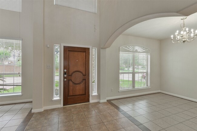Building Photo - 15707 Sandisfield Ln