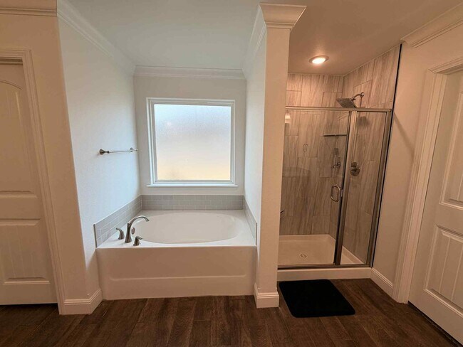 Building Photo - 329 E Greystone Square
