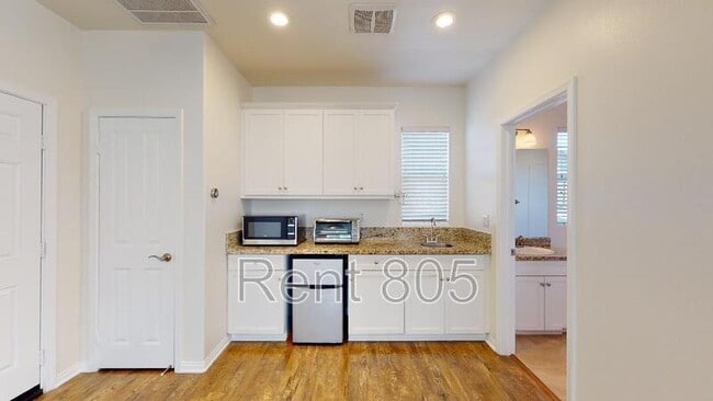 Building Photo - 561 Nile River Dr