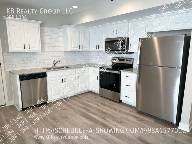 Building Photo - Brand New 3 Bed Duplex in Downtown Blue Sp...