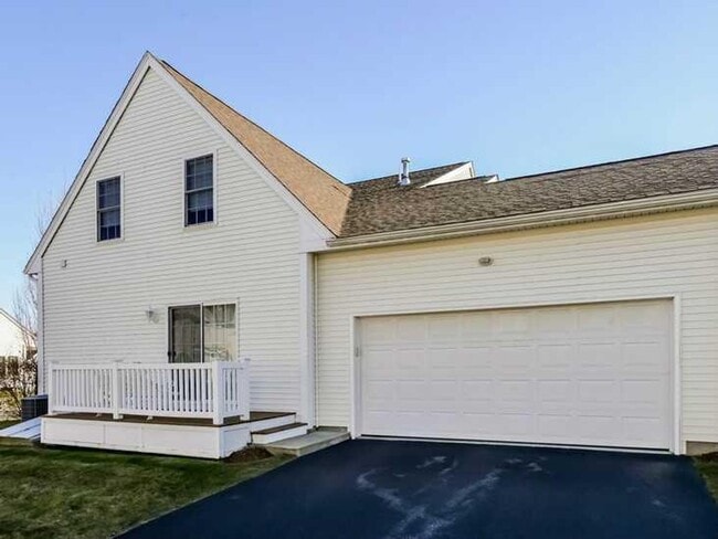 Building Photo - ****Cranston/Newbury Village – Exclusive T...