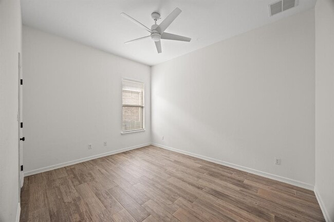 Building Photo - 366 Mirafield Ln